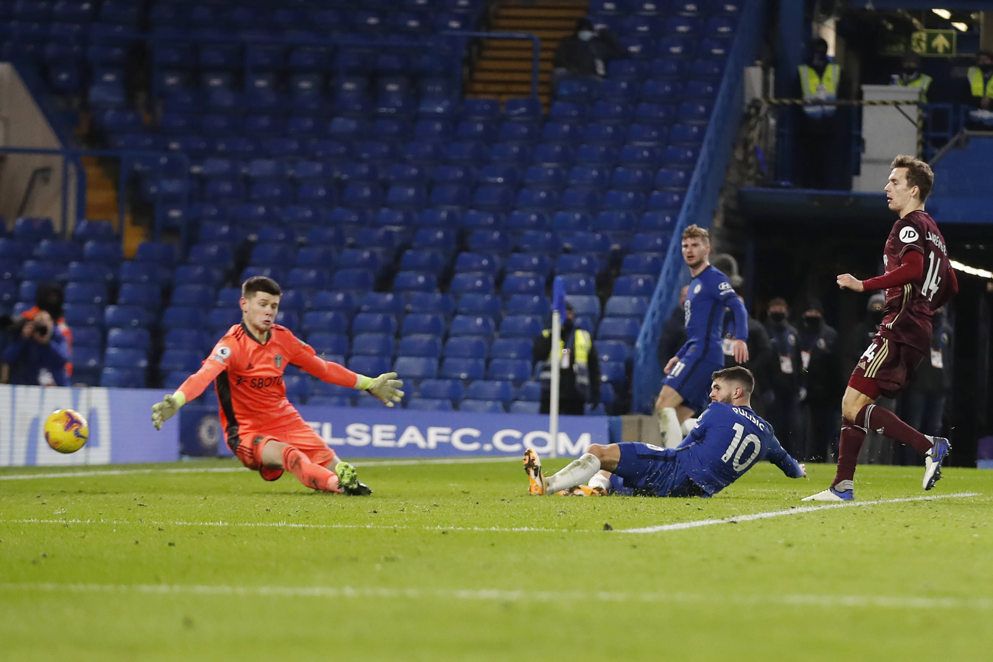 伊涅斯塔退 伊涅斯塔退